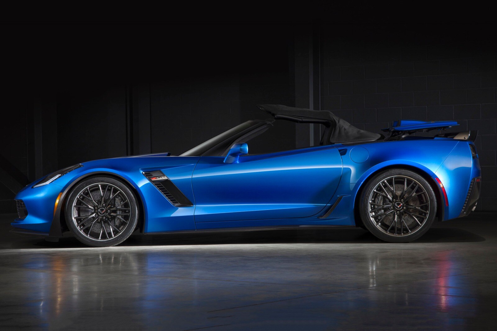 2015 Chevrolet Corvette exterior FQ