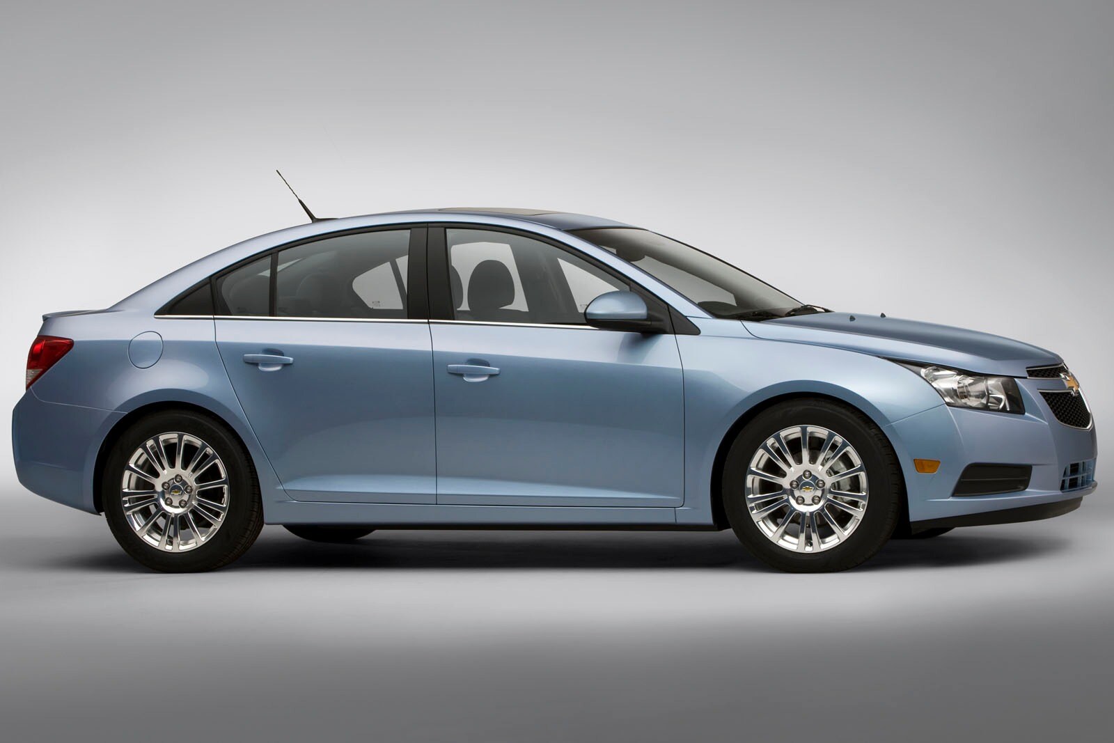 2011 Chevrolet Cruze — OEM photo 4