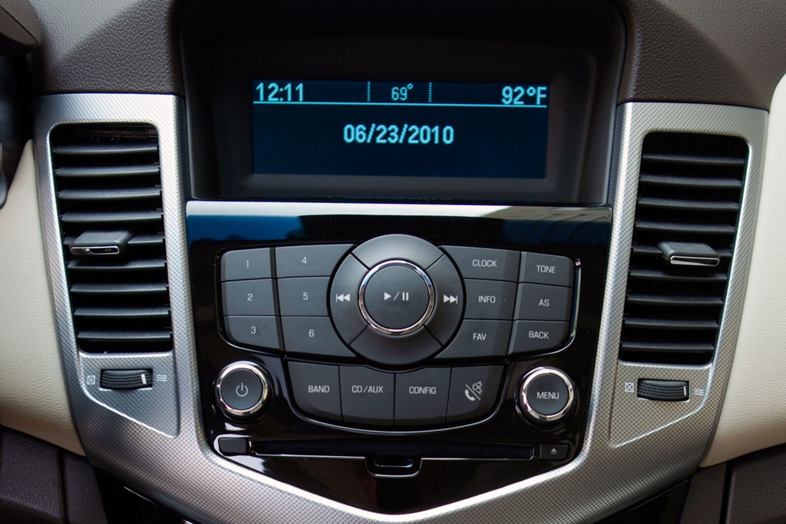 2011 Chevrolet Cruze interior CC