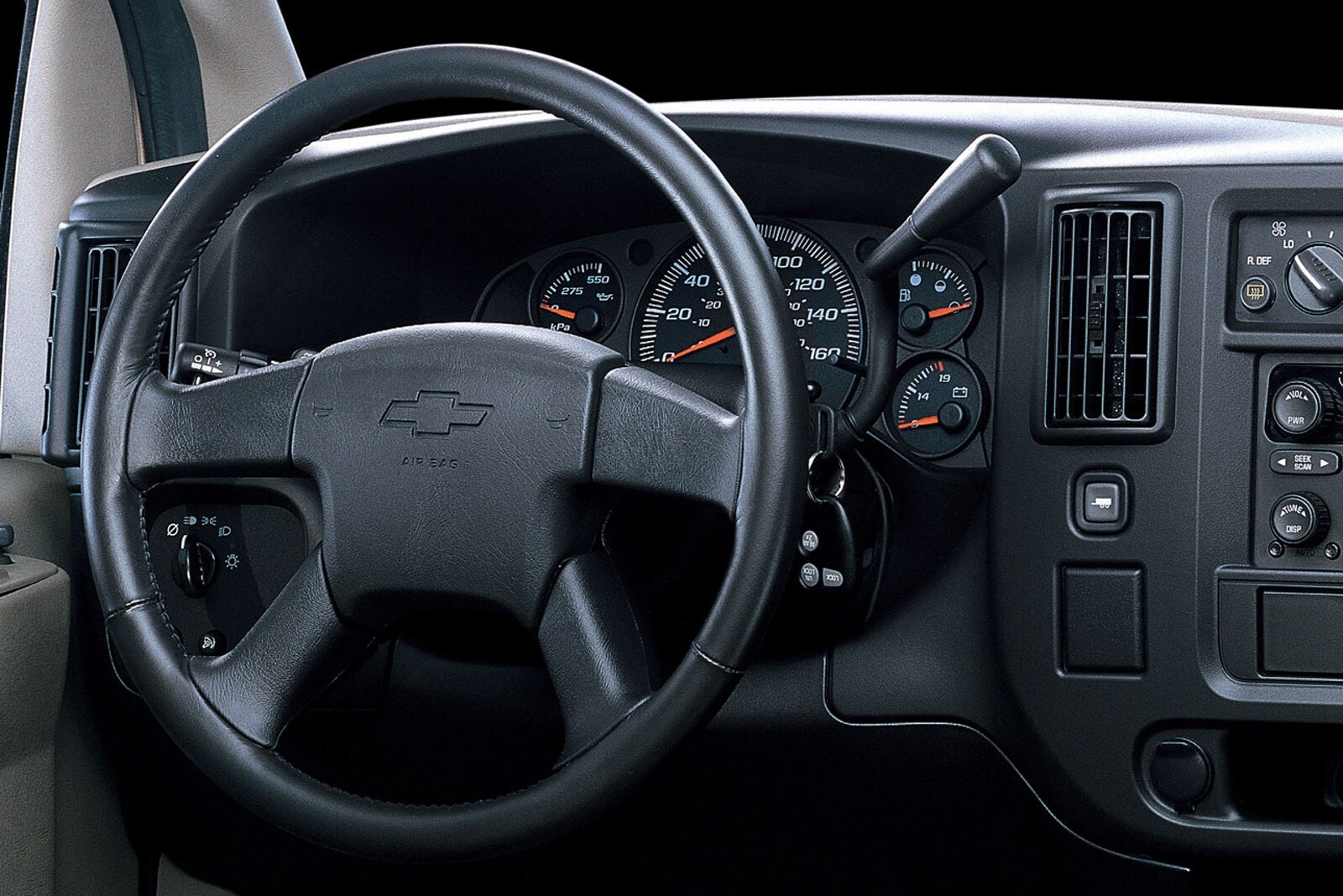 2007 Chevrolet Express Cargo interior SWD