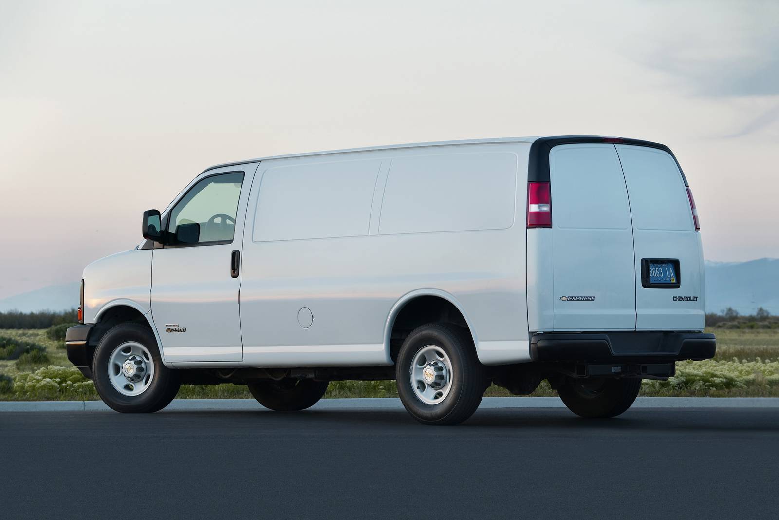 2017 Chevrolet Express front safety FQ