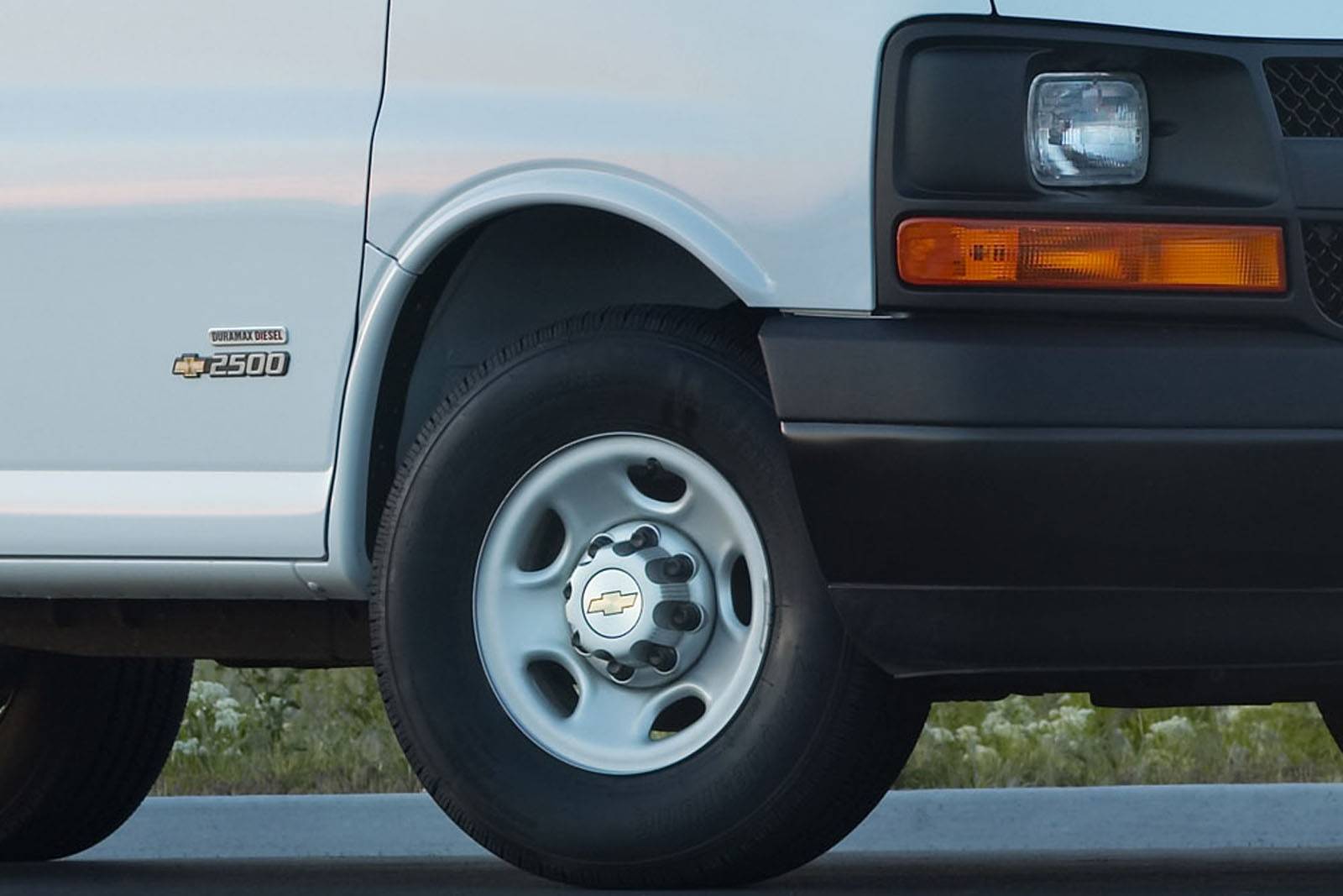 2017 Chevrolet Express exterior W