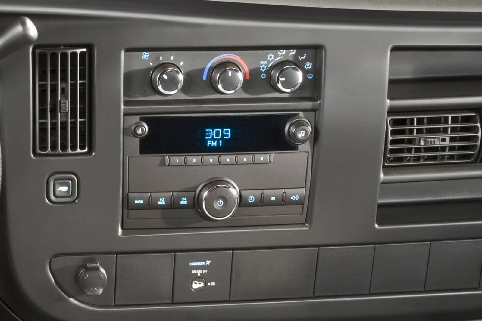 2021 Chevrolet Express interior CC