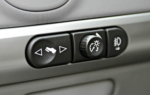 2004 Chevrolet Malibu interior DETAIL