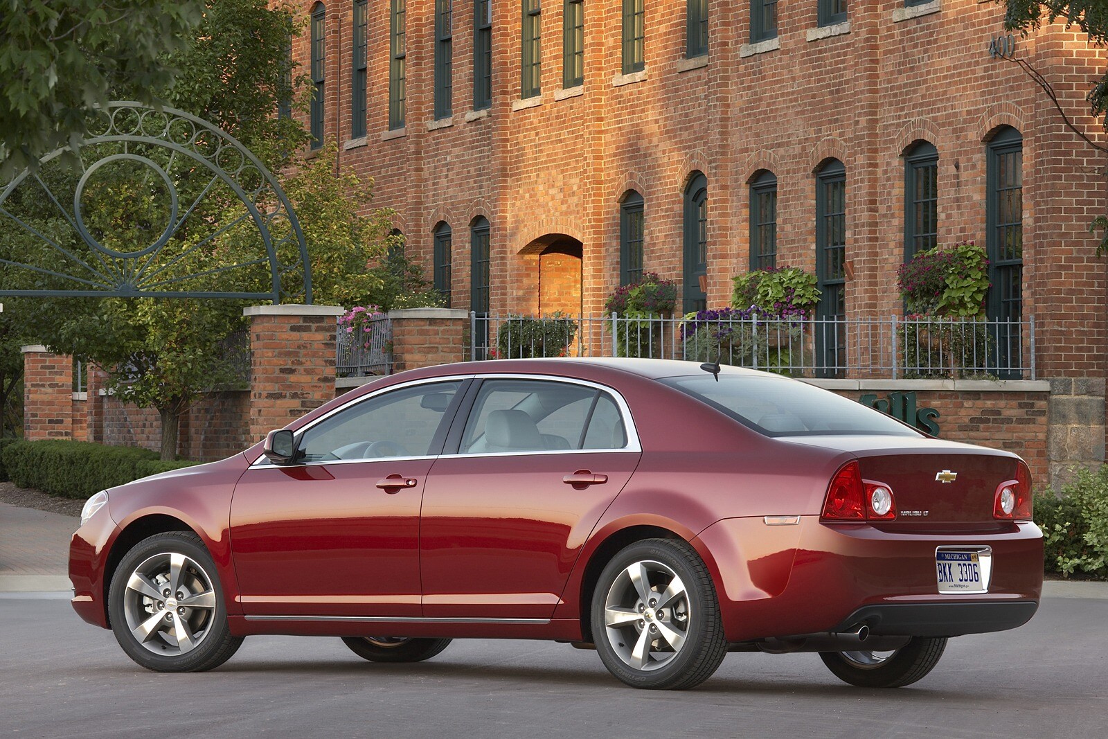 2009 Chevrolet Malibu — OEM photo 1