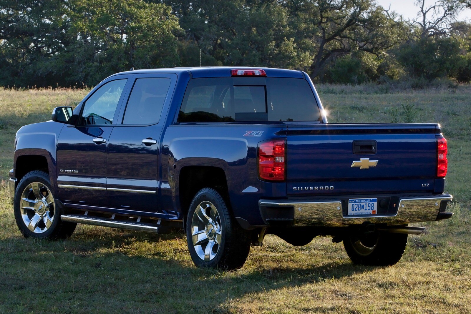 2014 Chevrolet Silverado exterior FQ