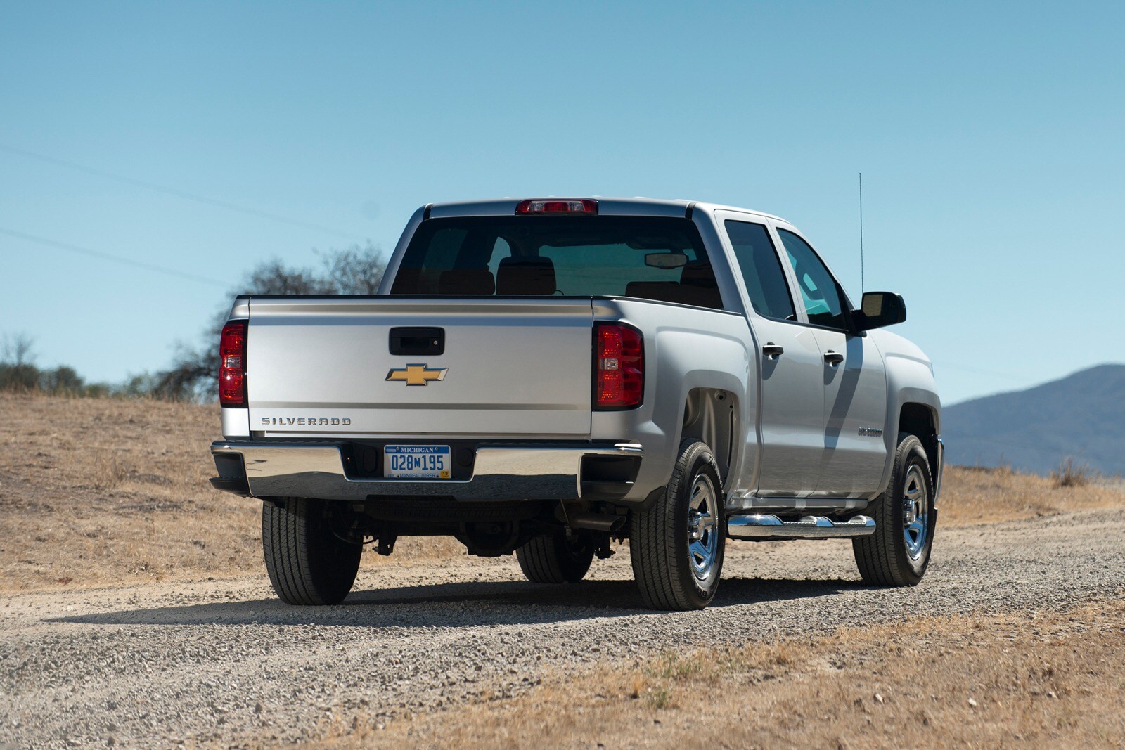 2018 Chevrolet Silverado exterior FQ