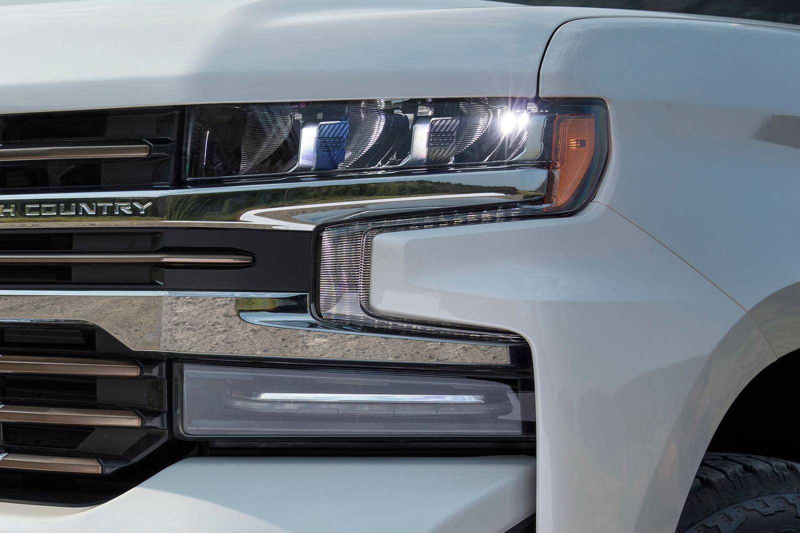 2019 Chevrolet Silverado 1500 front safety EDETAIL