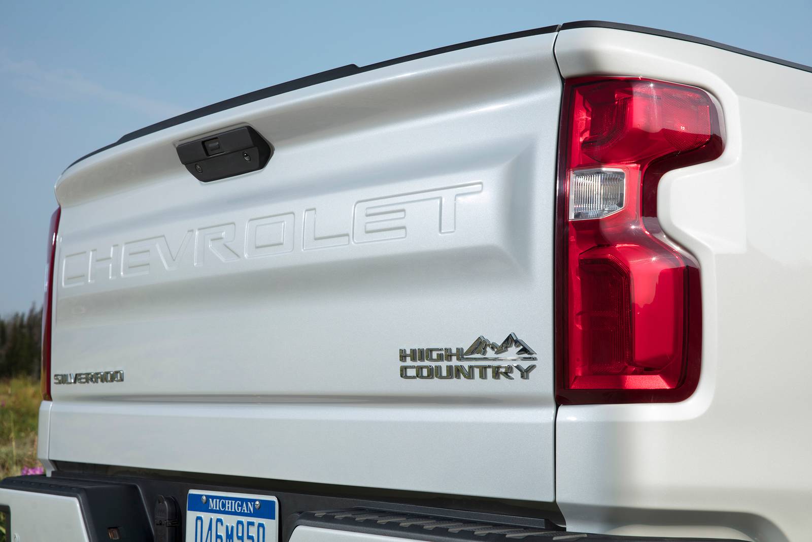 2019 Chevrolet Silverado exterior RBDG