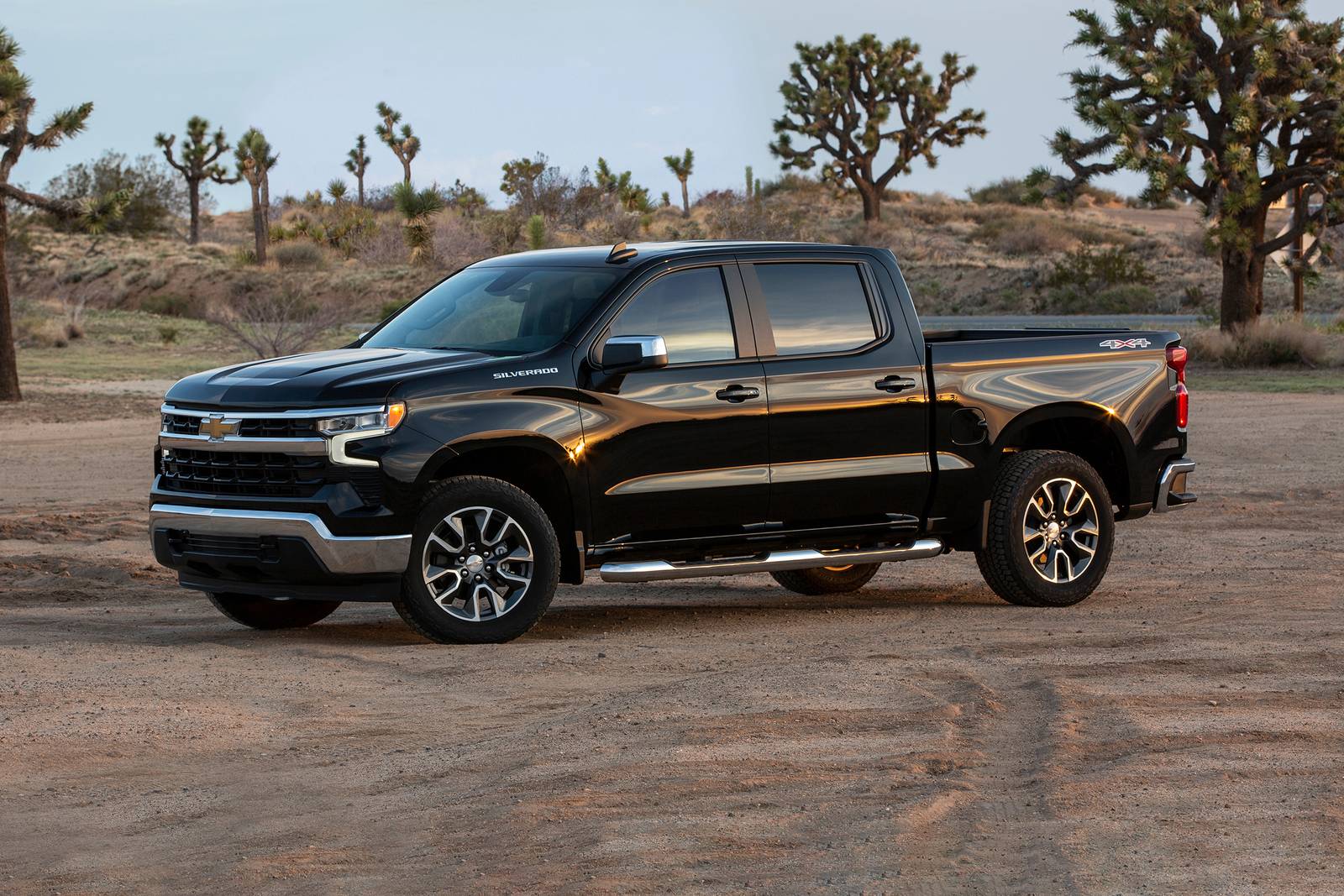 2025 Chevrolet Silverado exterior FQ
