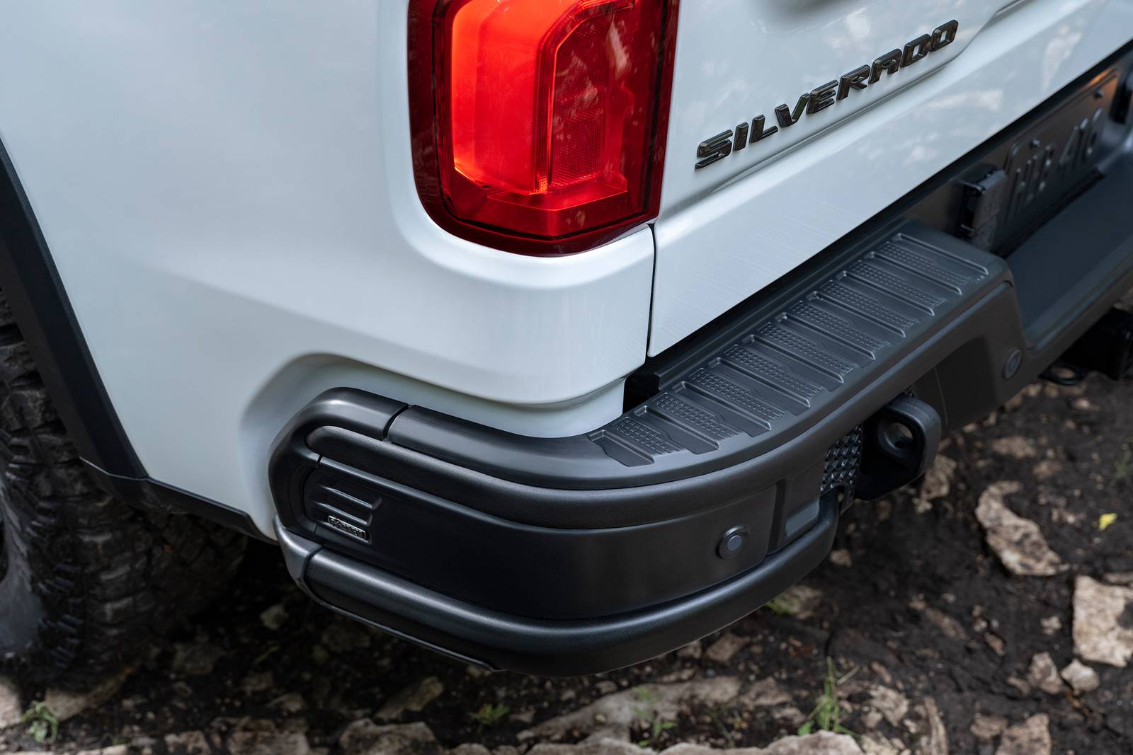 2025 Chevrolet Silverado exterior EDETAIL