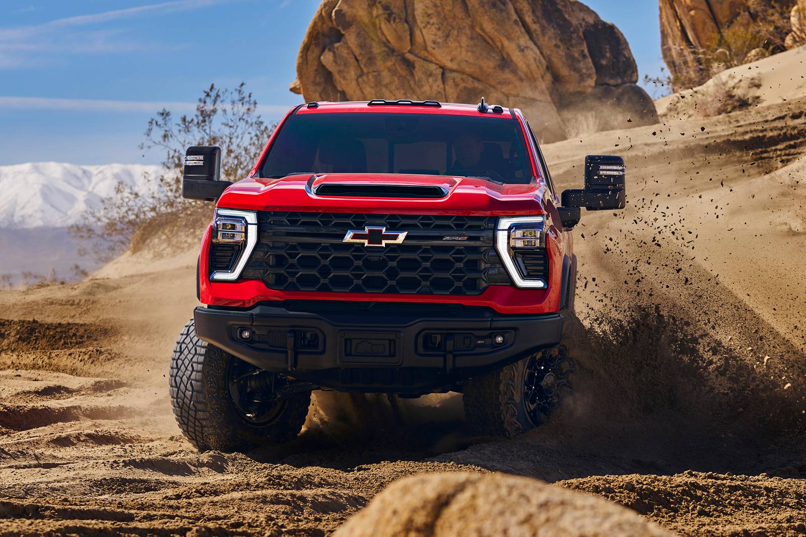 2024 Chevrolet Silverado exterior LIFE1