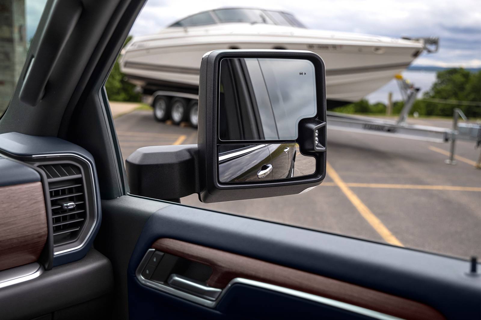 2025 Chevrolet Silverado exterior EXM