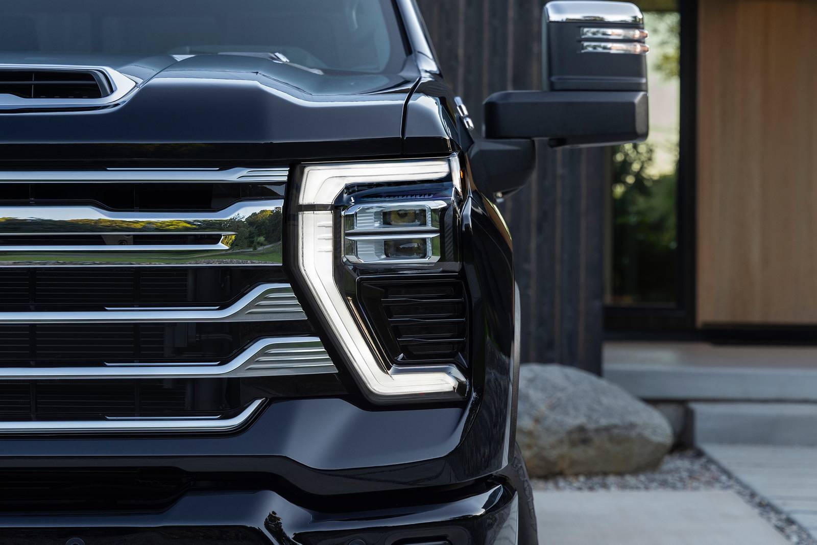 2025 Chevrolet Silverado exterior EDETAIL