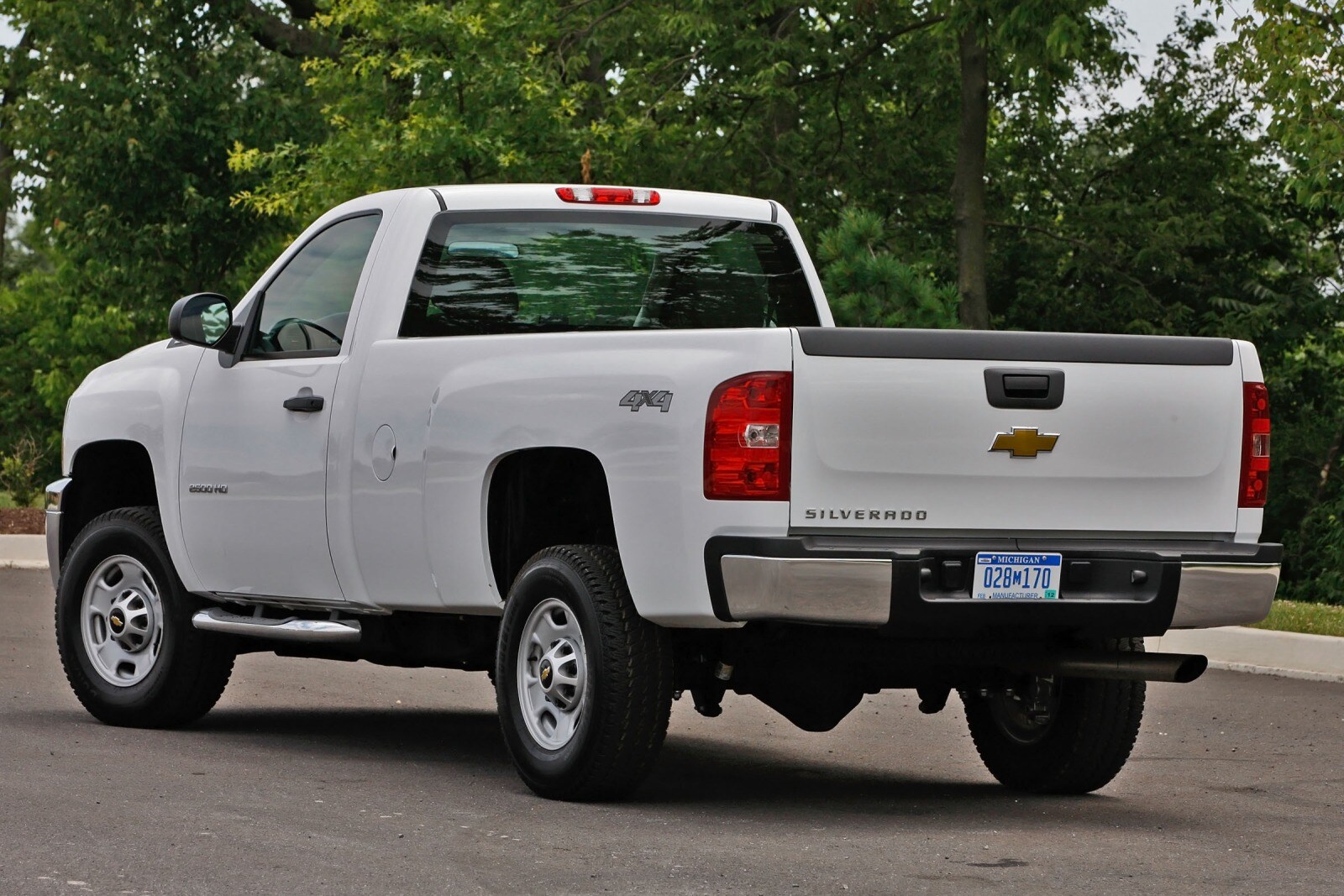 2012 Chevrolet Silverado — OEM photo 3
