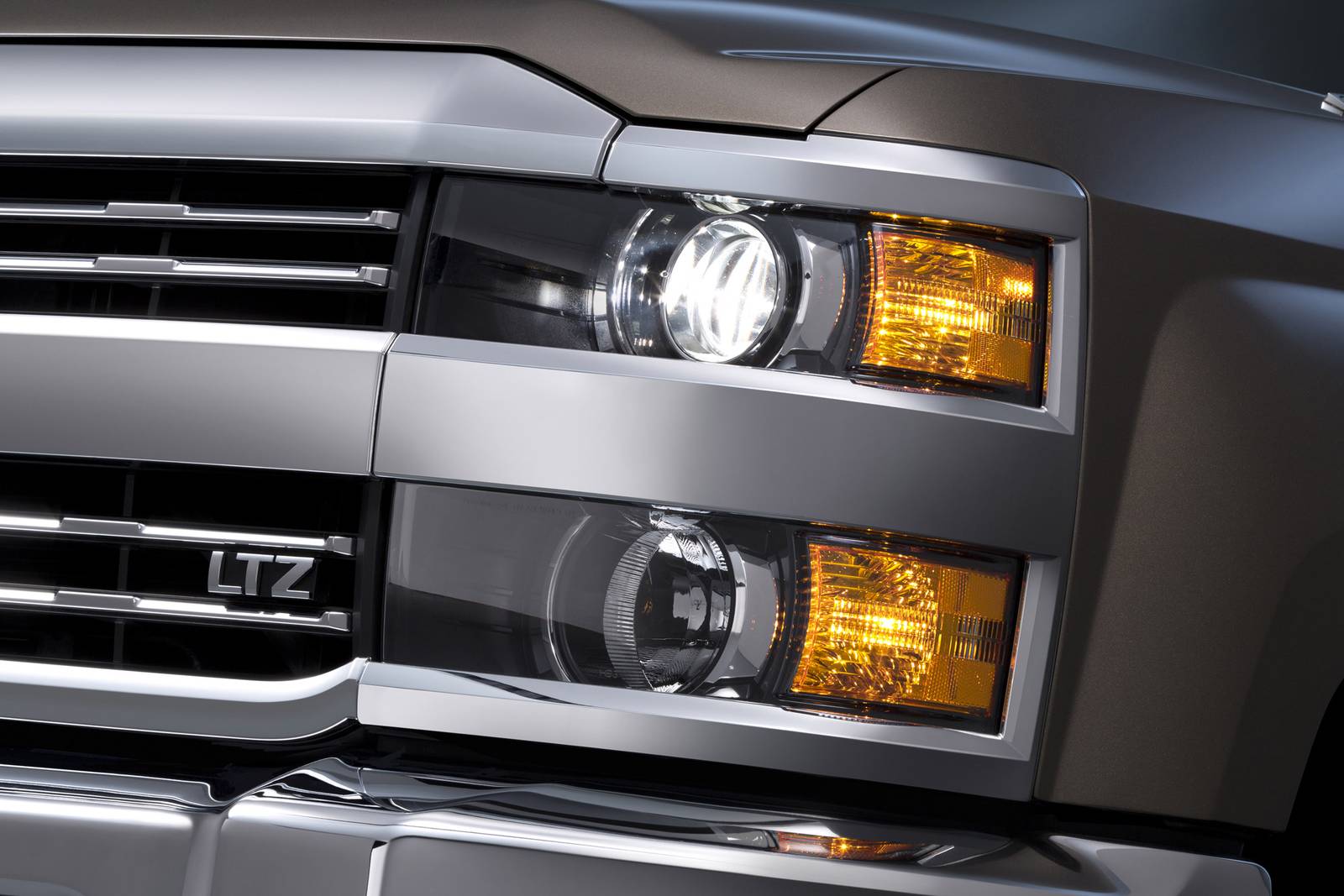 2018 Chevrolet Silverado 2500HD front safety EDETAIL