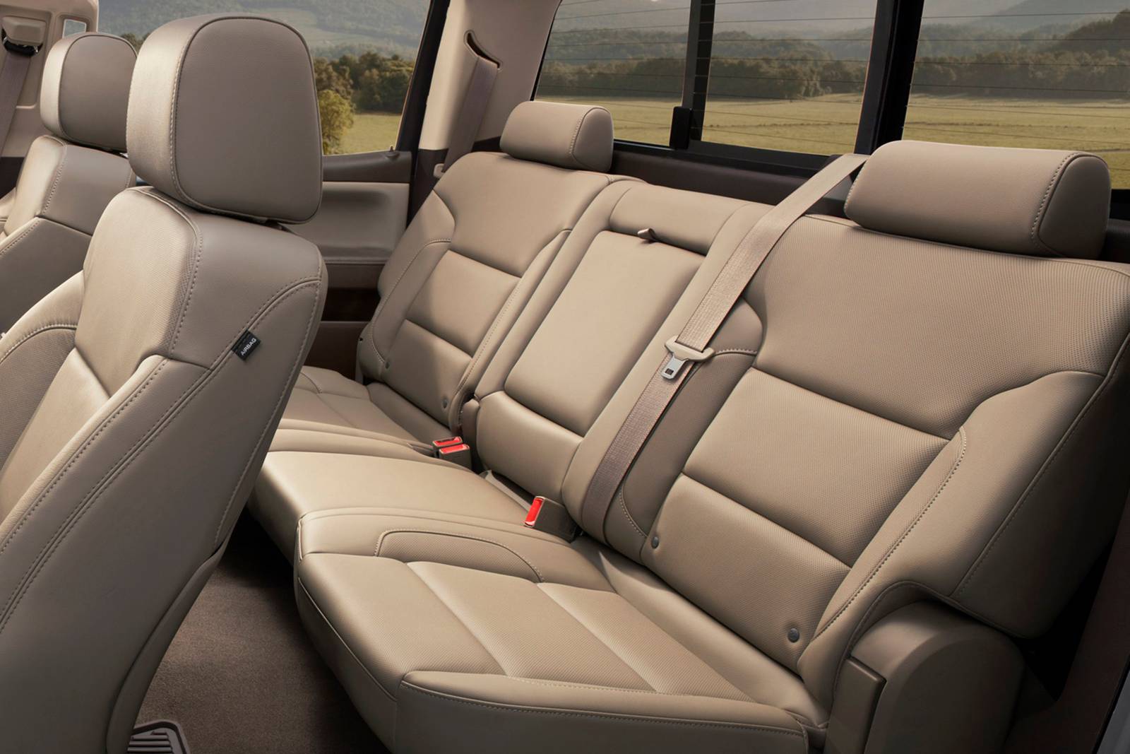 2018 Chevrolet Silverado interior RI