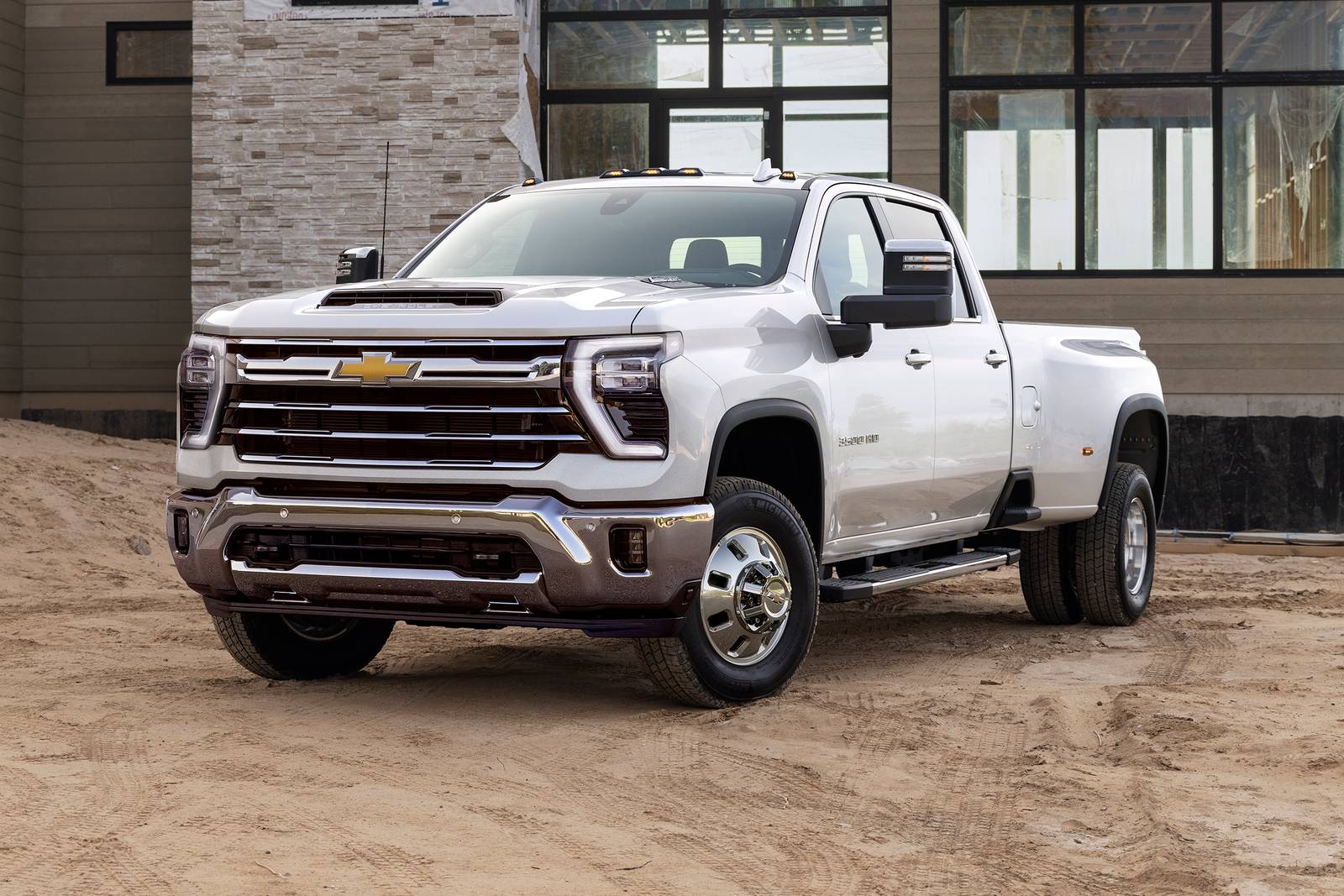 2024 Chevrolet Silverado exterior FQ