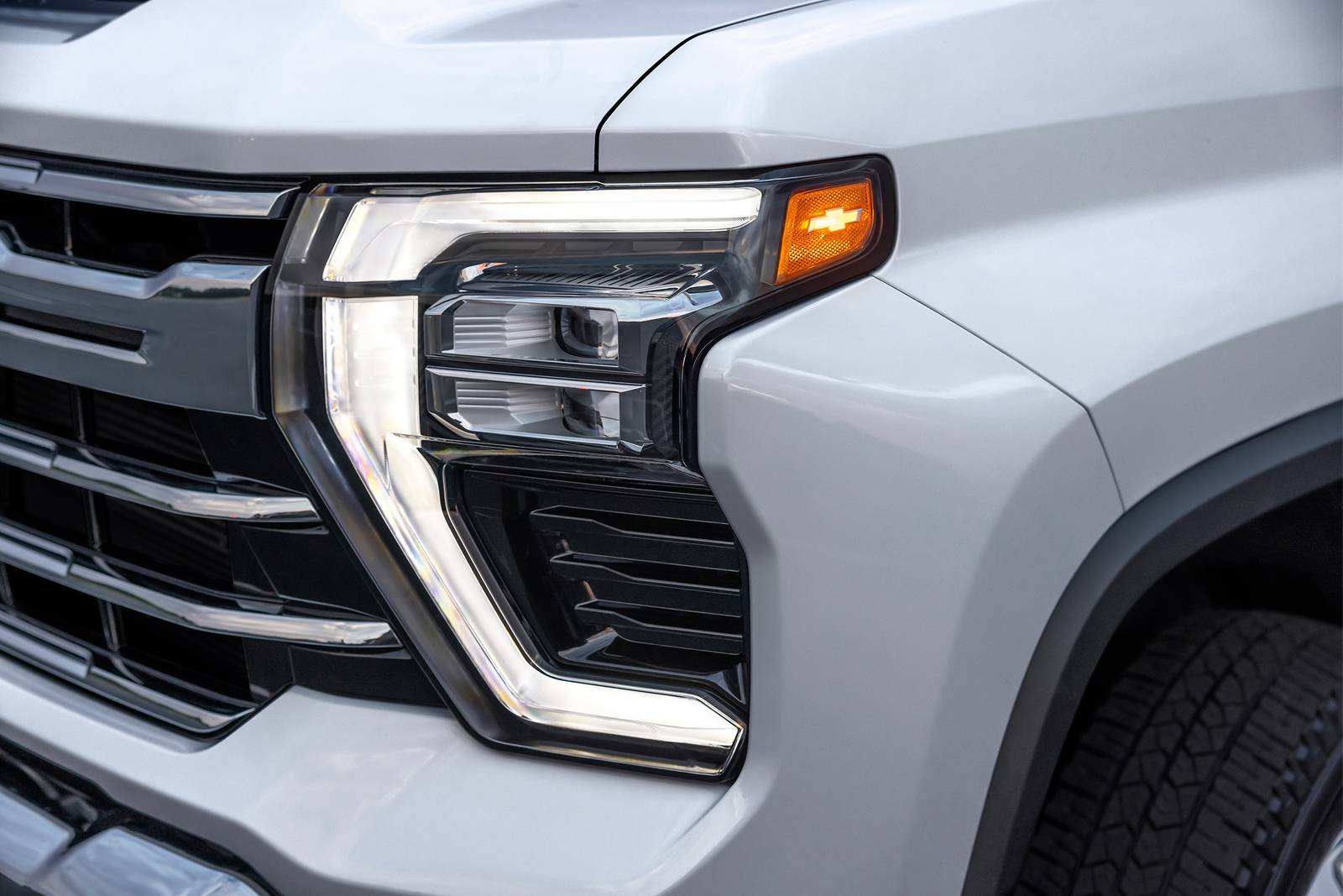 2024 Chevrolet Silverado exterior EDETAIL