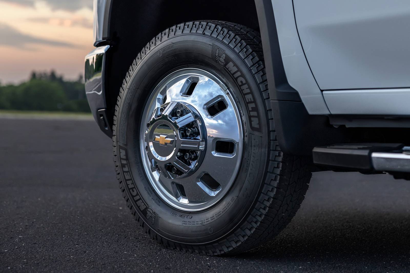 2024 Chevrolet Silverado exterior W