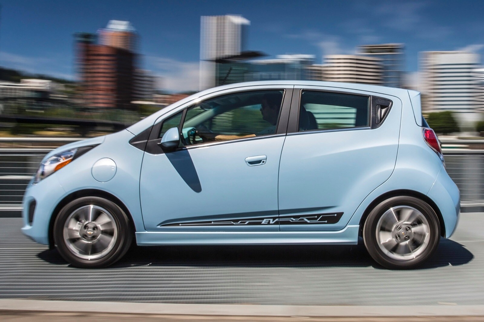 2015 Chevrolet Spark EV 2LT 4dr Hatchback Exterior
