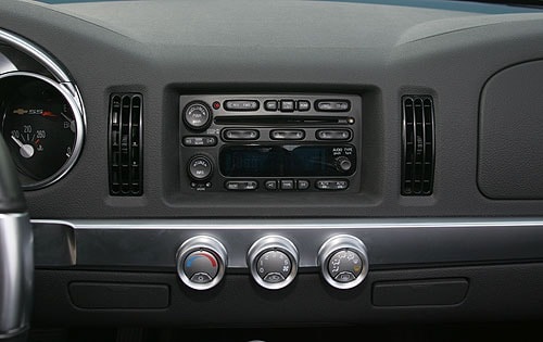 2005 Chevrolet SSR interior CC