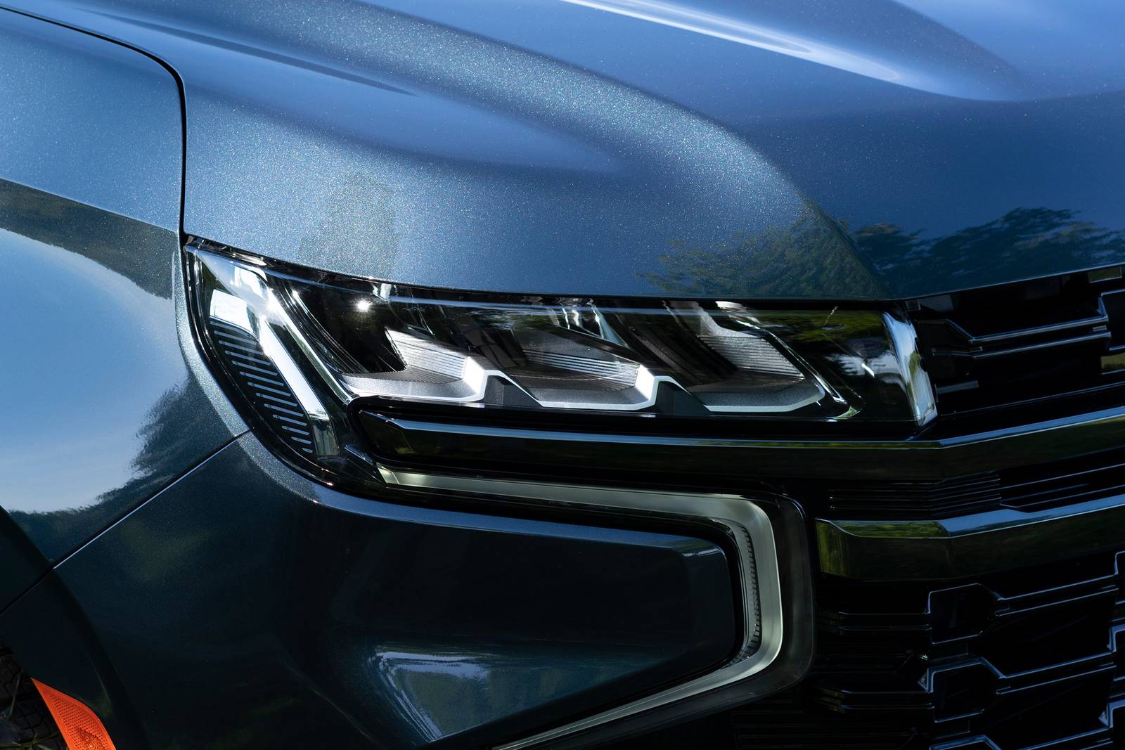 2022 Chevrolet Suburban exterior EDETAIL