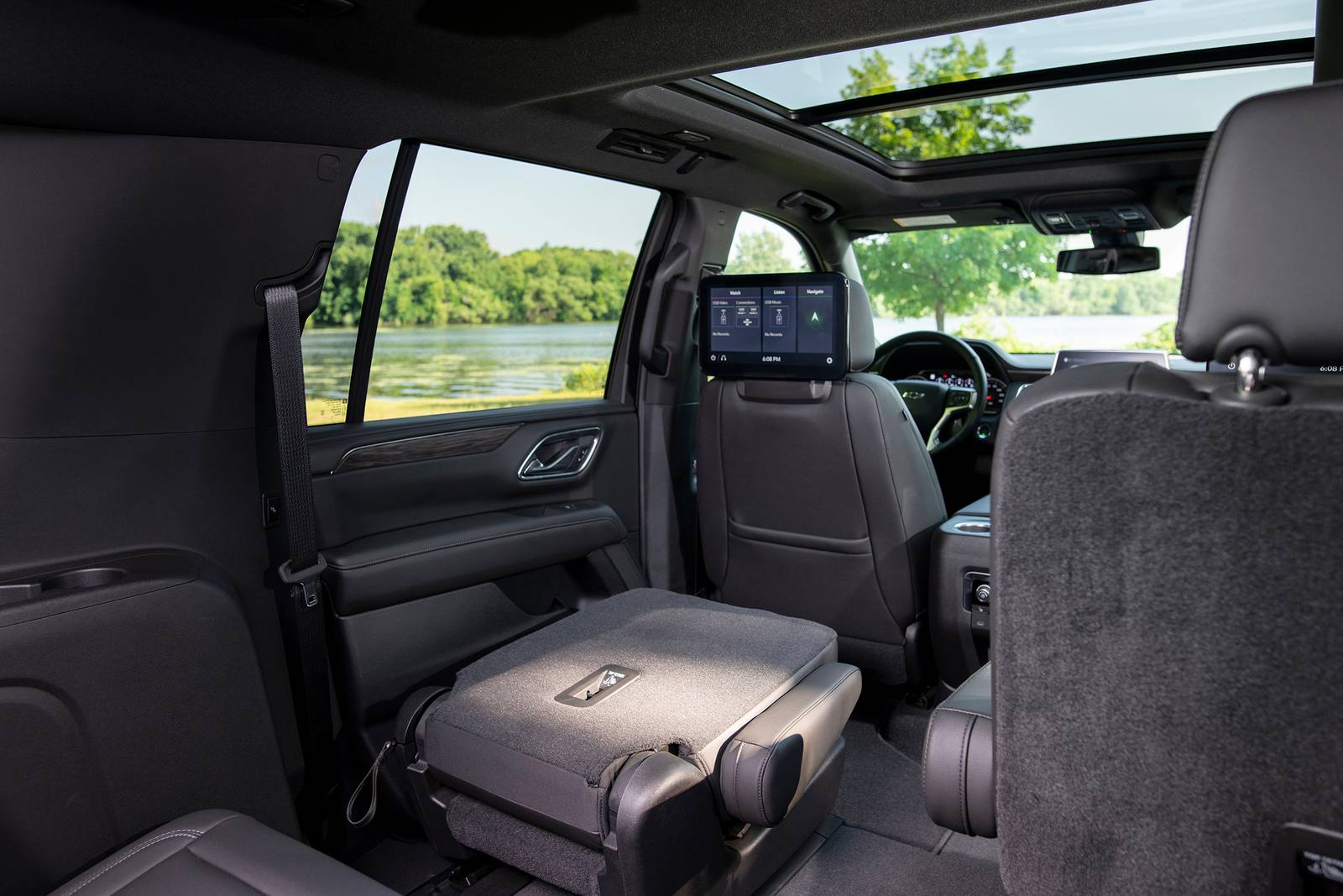 2022 Chevrolet Suburban interior RSD