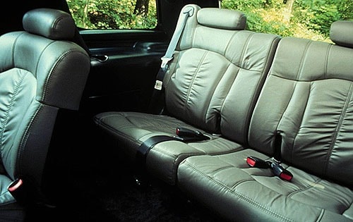 2000 Chevrolet Tahoe interior RI
