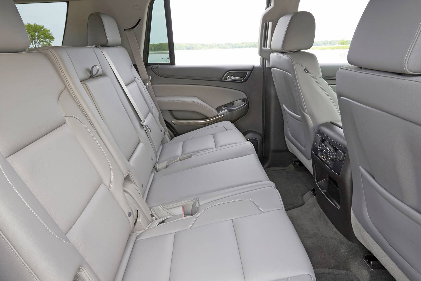 2017 Chevrolet Tahoe front safety RI