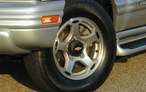 2001 Chevrolet Tracker — OEM photo 5