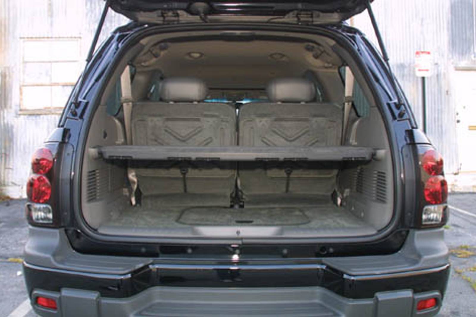 2002 Chevrolet TrailBlazer interior CARGO