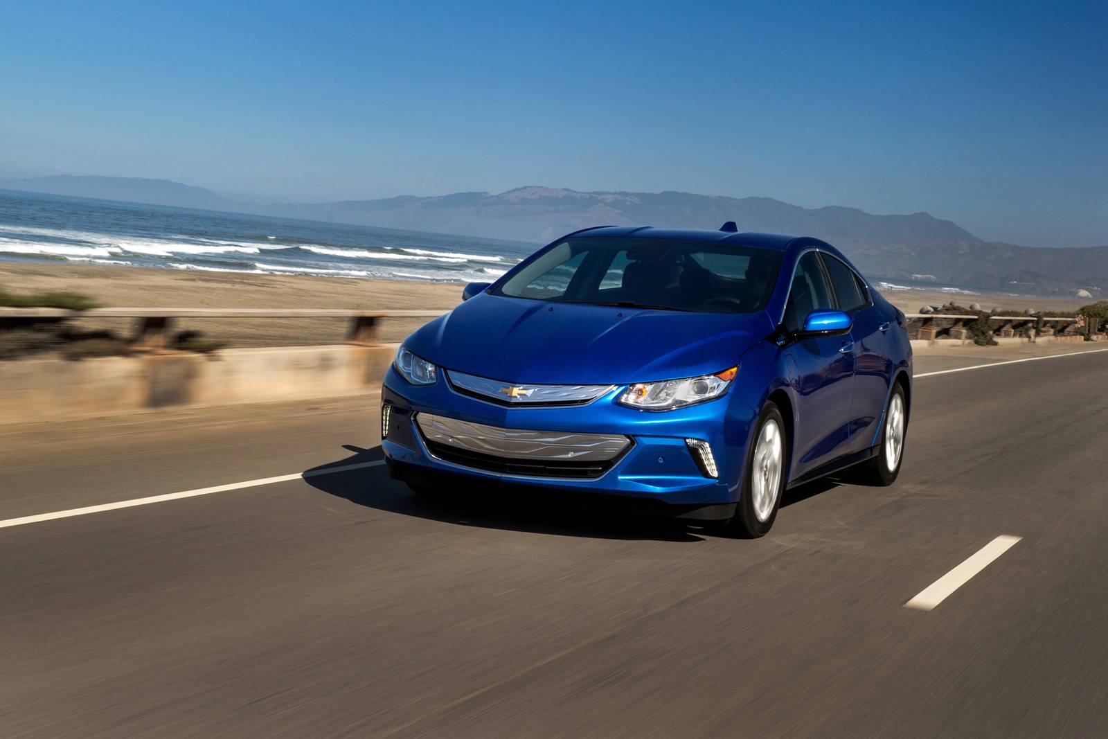 2019 Chevrolet Volt exterior LIFE1