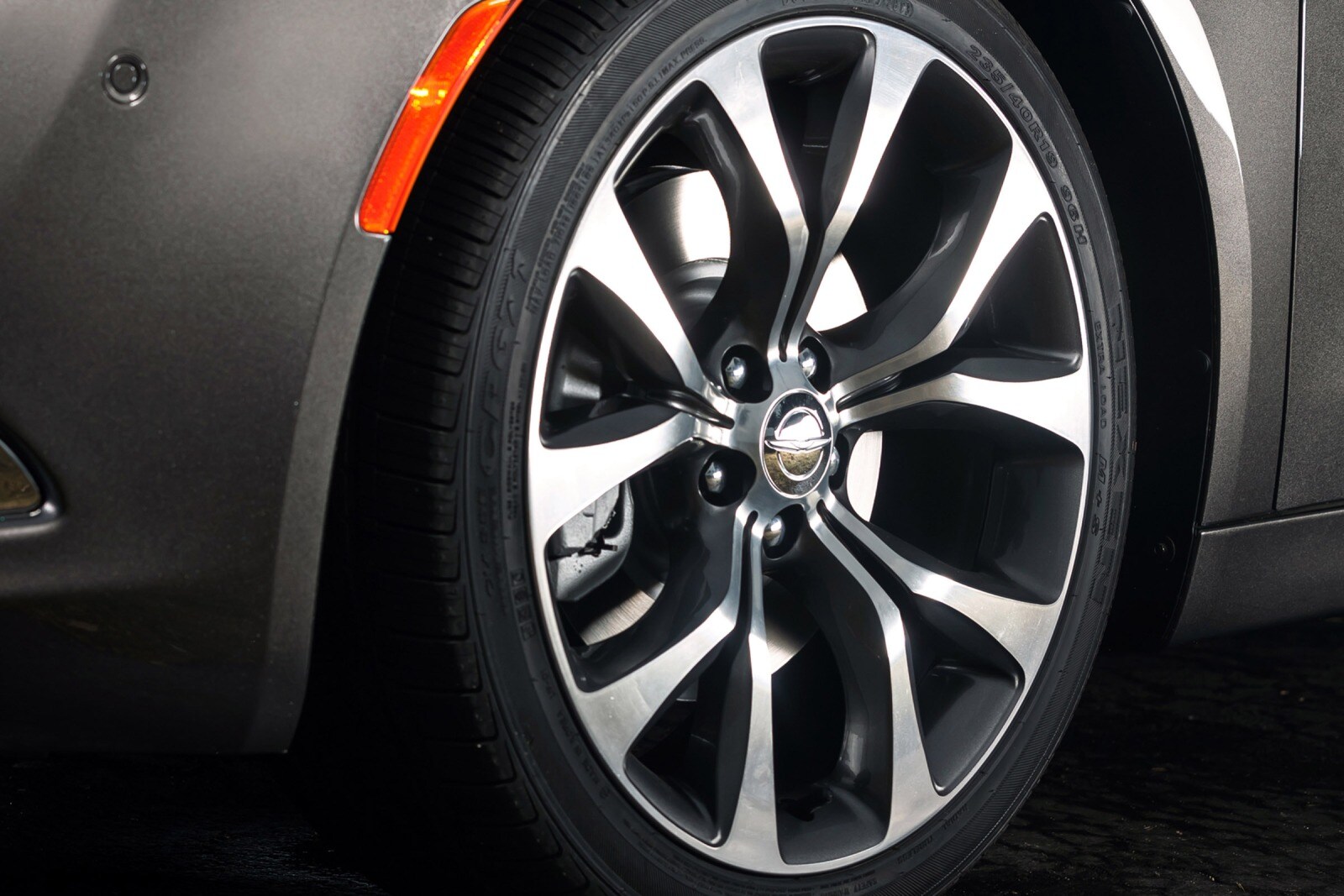 2015 Chrysler 200 exterior W