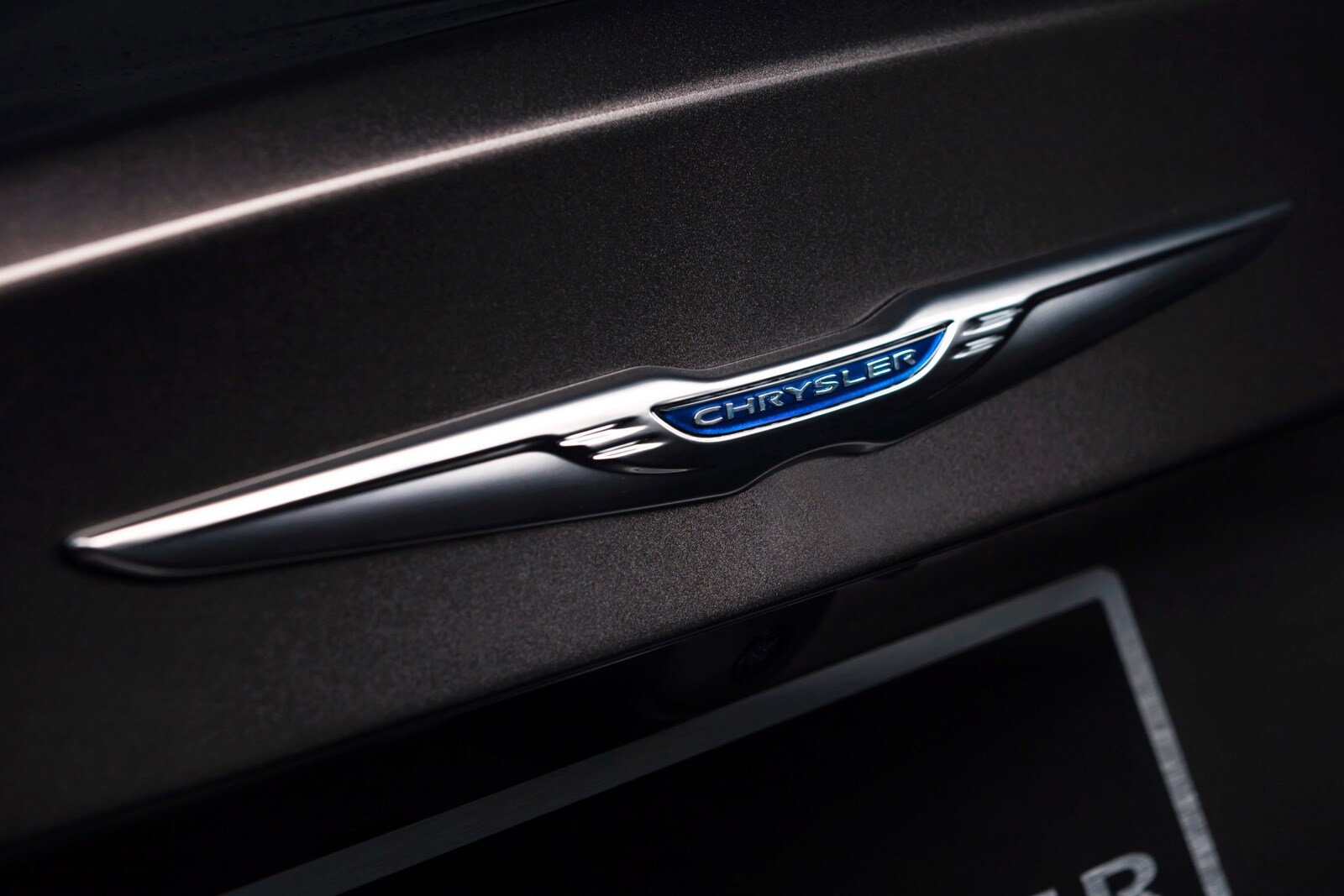 2016 Chrysler 200 exterior RBDG