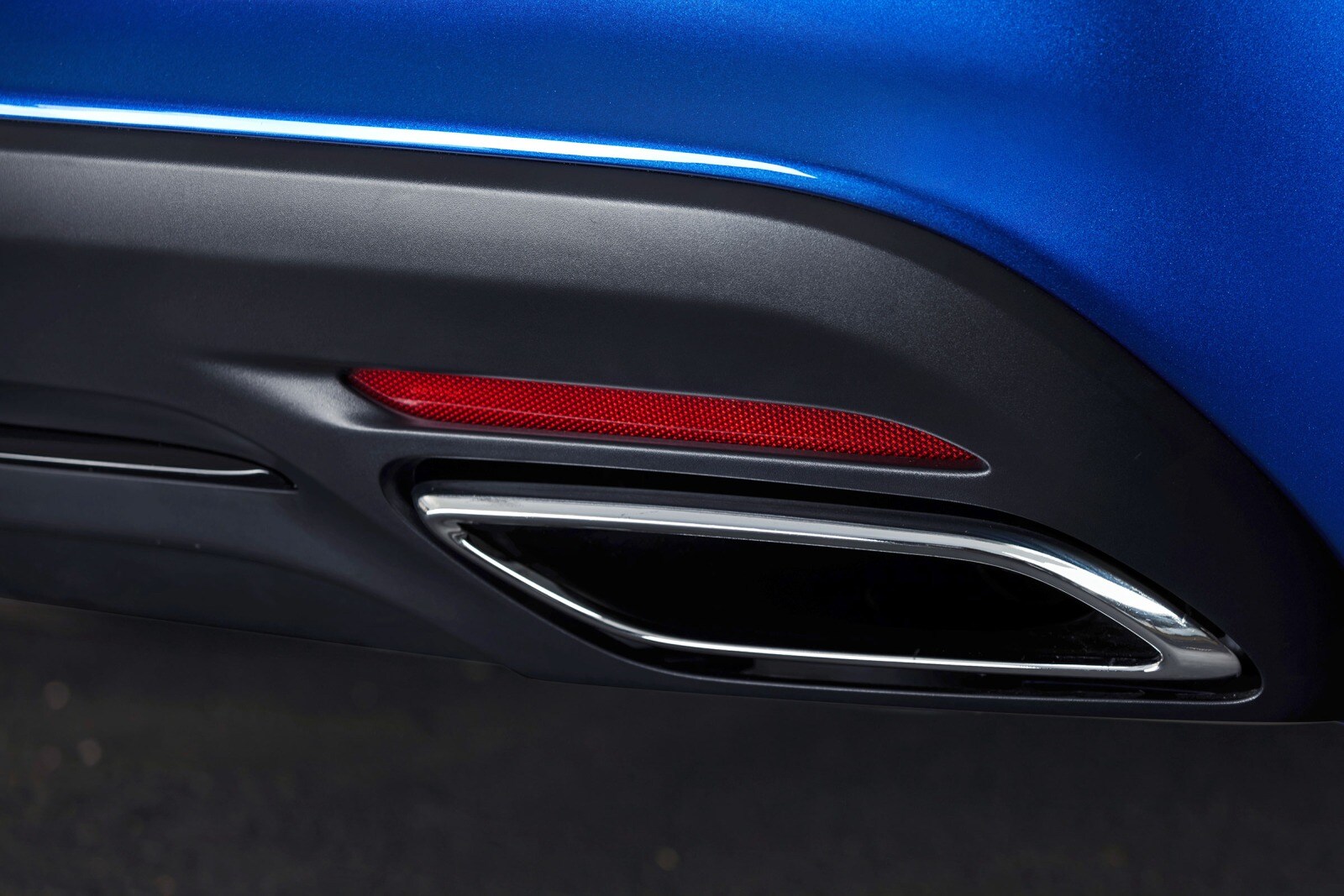 2016 Chrysler 200 exterior EDETAIL