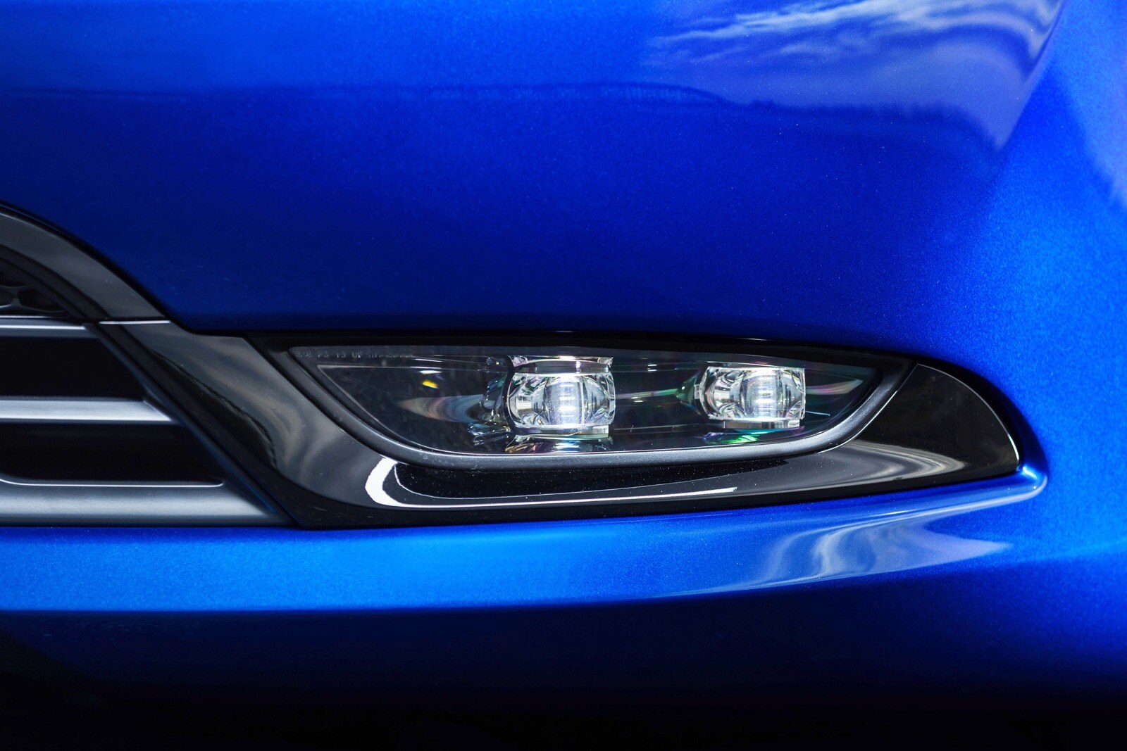 2016 Chrysler 200 exterior FOG