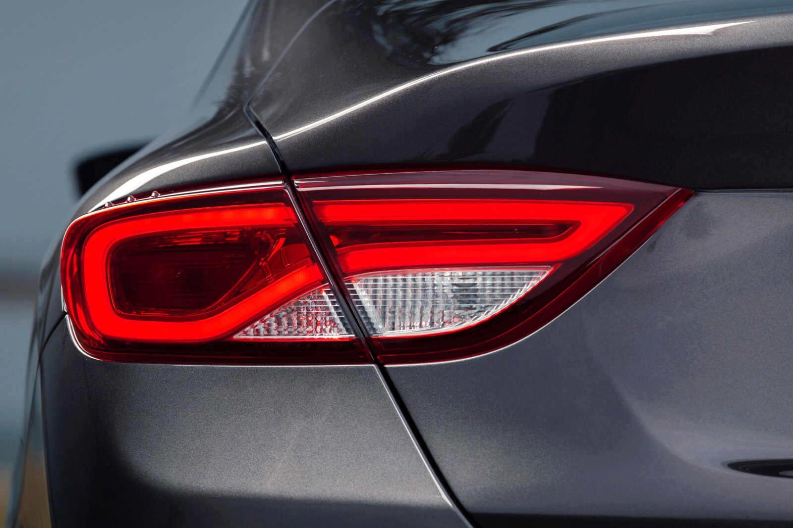 2017 Chrysler 200 exterior EDETAIL