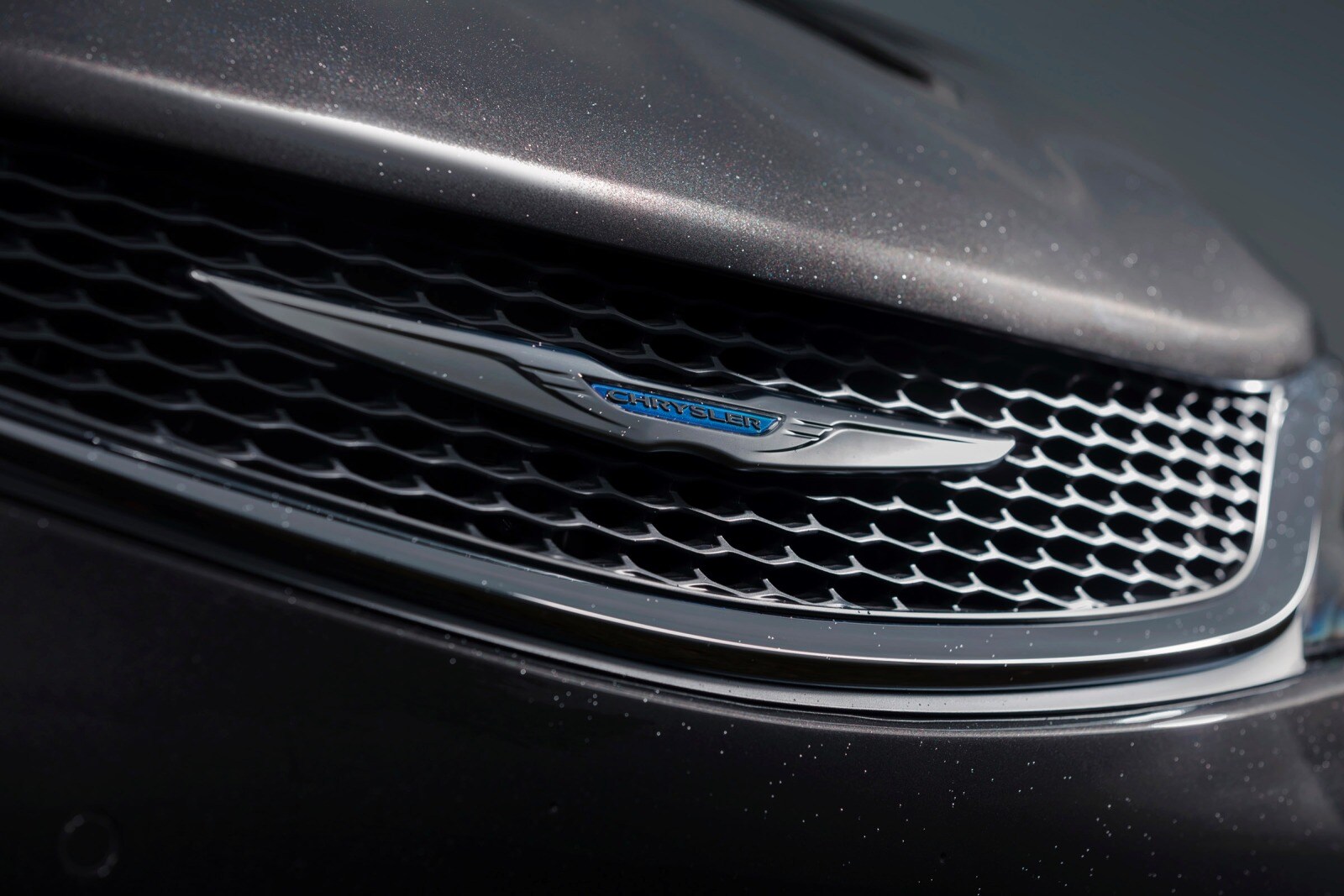 2017 Chrysler 200 exterior FBDG