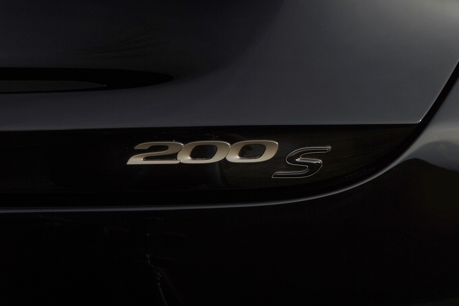 2017 Chrysler 200 exterior RBDG