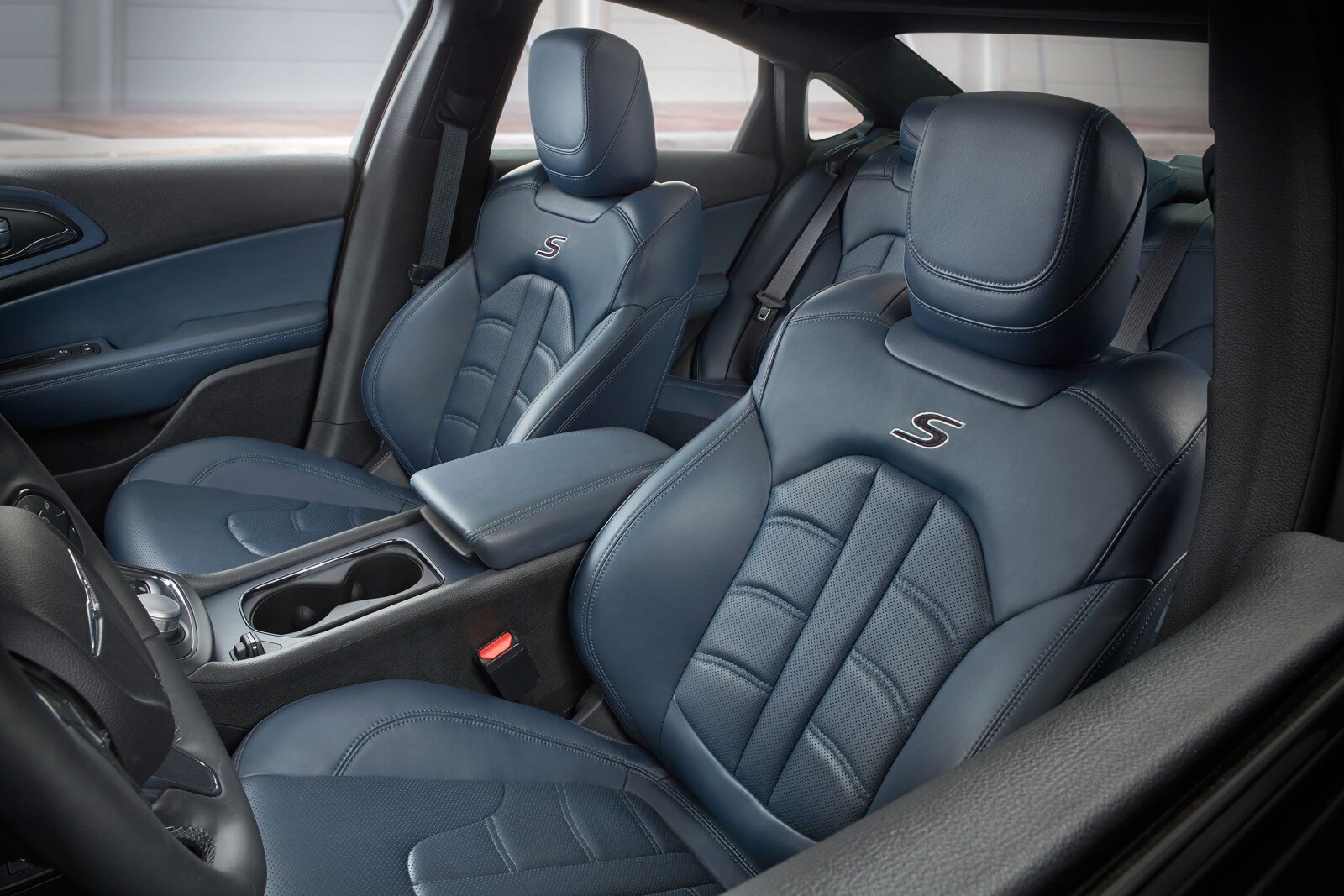 2017 Chrysler 200 interior I