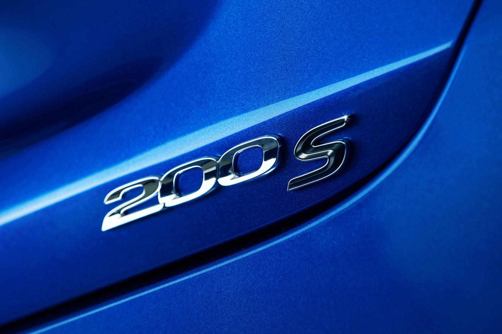 2017 Chrysler 200 exterior RBDG