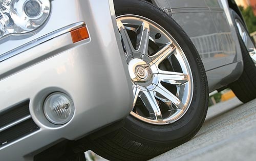 2005 Chrysler 300 exterior W