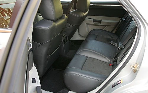 2005 Chrysler 300 interior RI