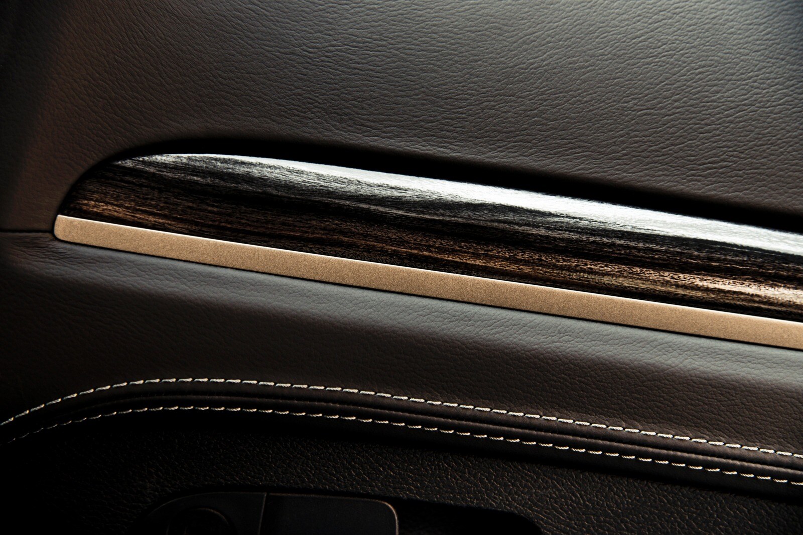 2013 Chrysler 300 interior DETAIL