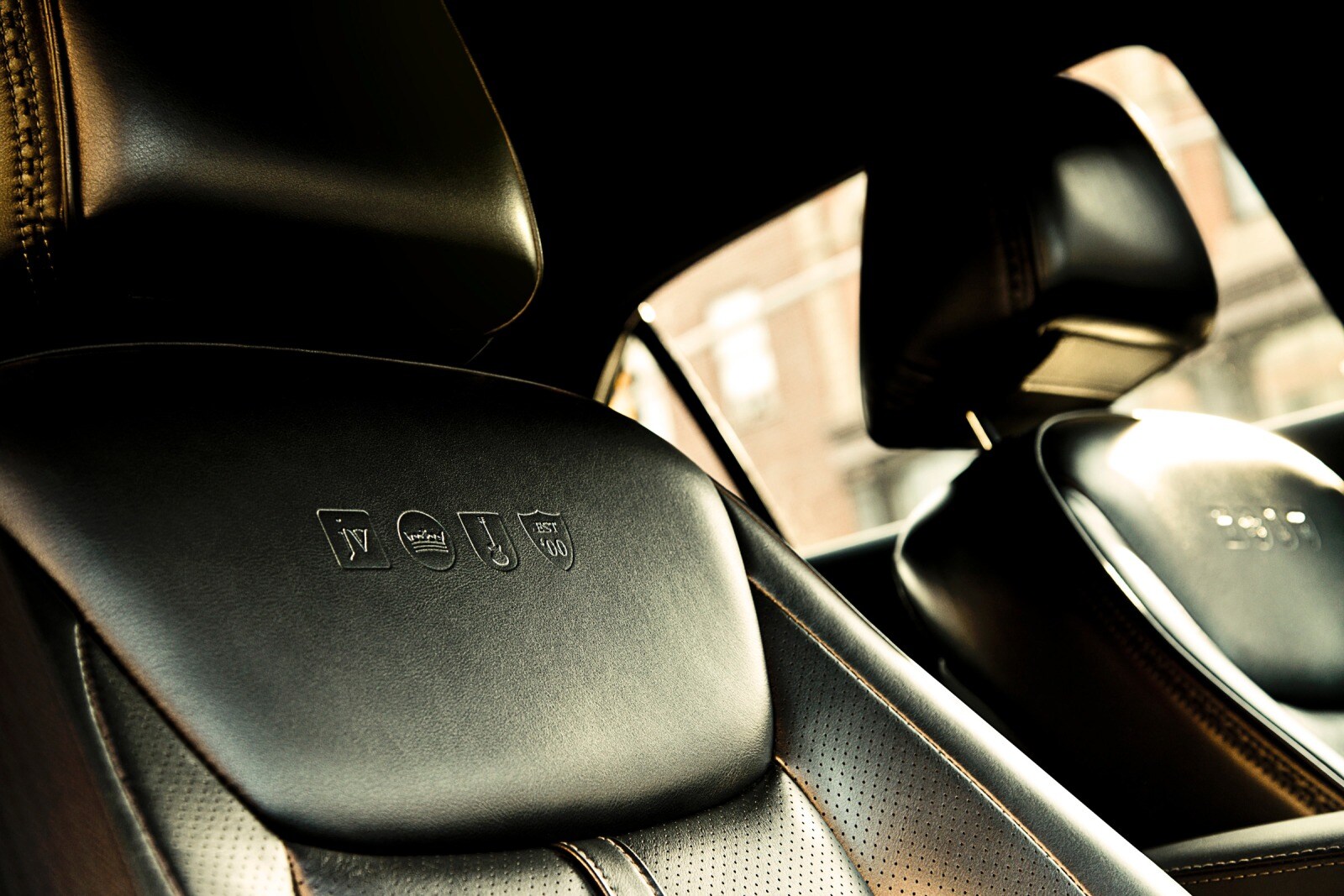 2014 Chrysler 300 interior I