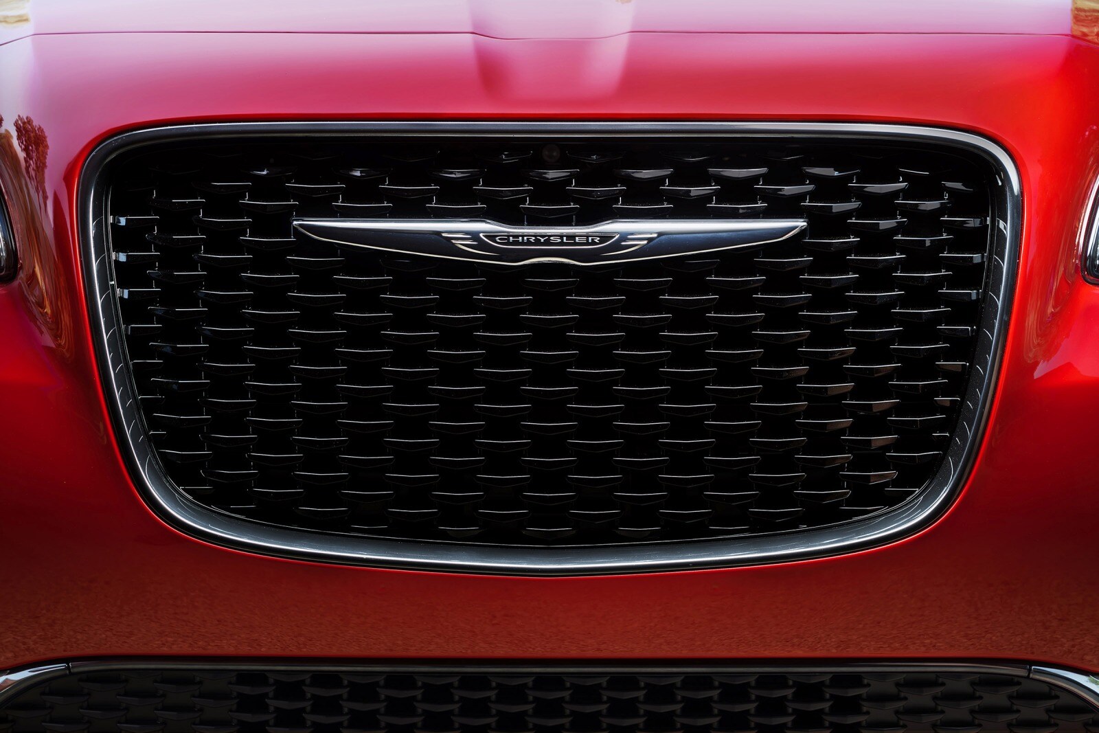 2015 Chrysler 300 exterior FBDG