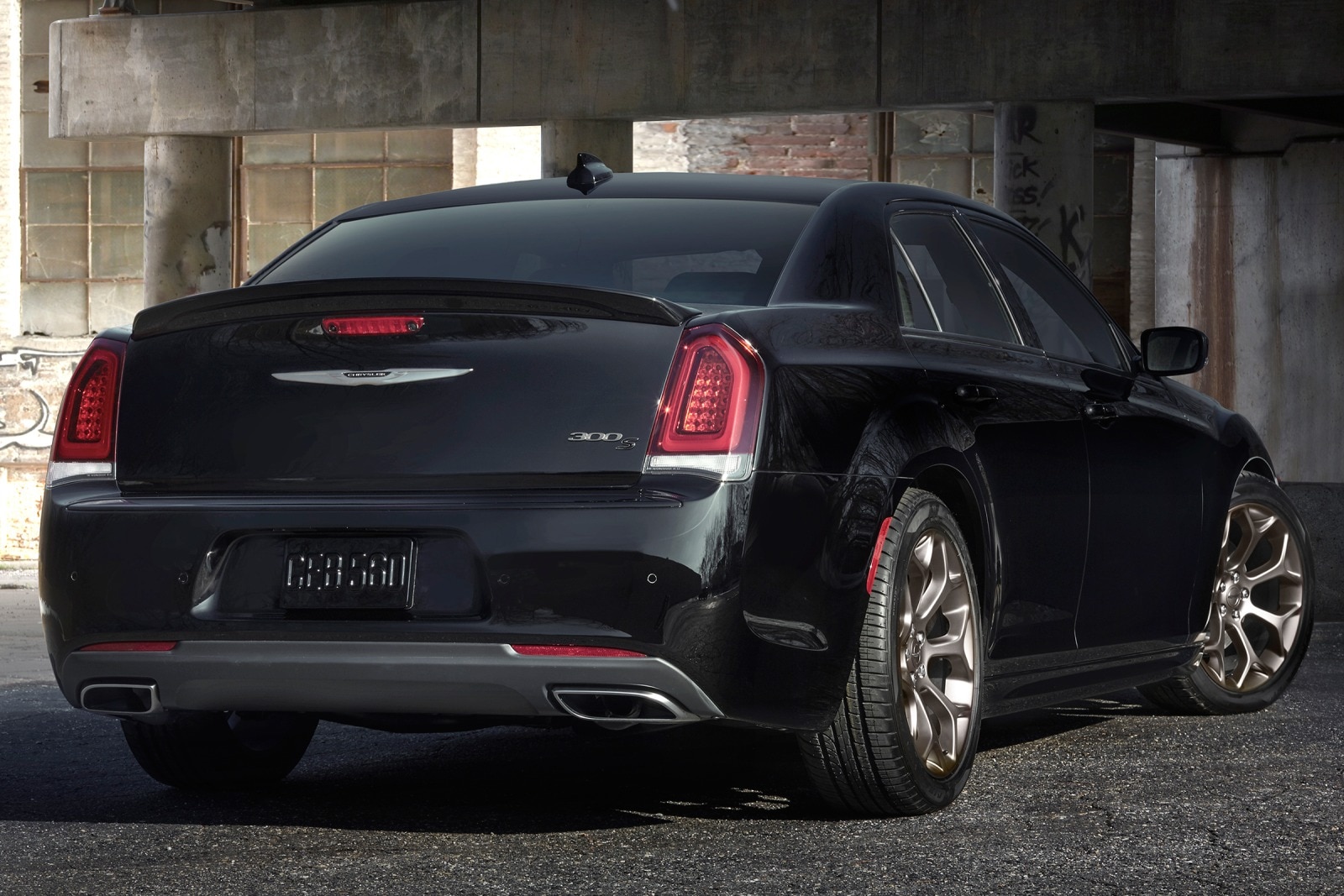 2016 Chrysler 300 exterior FQ
