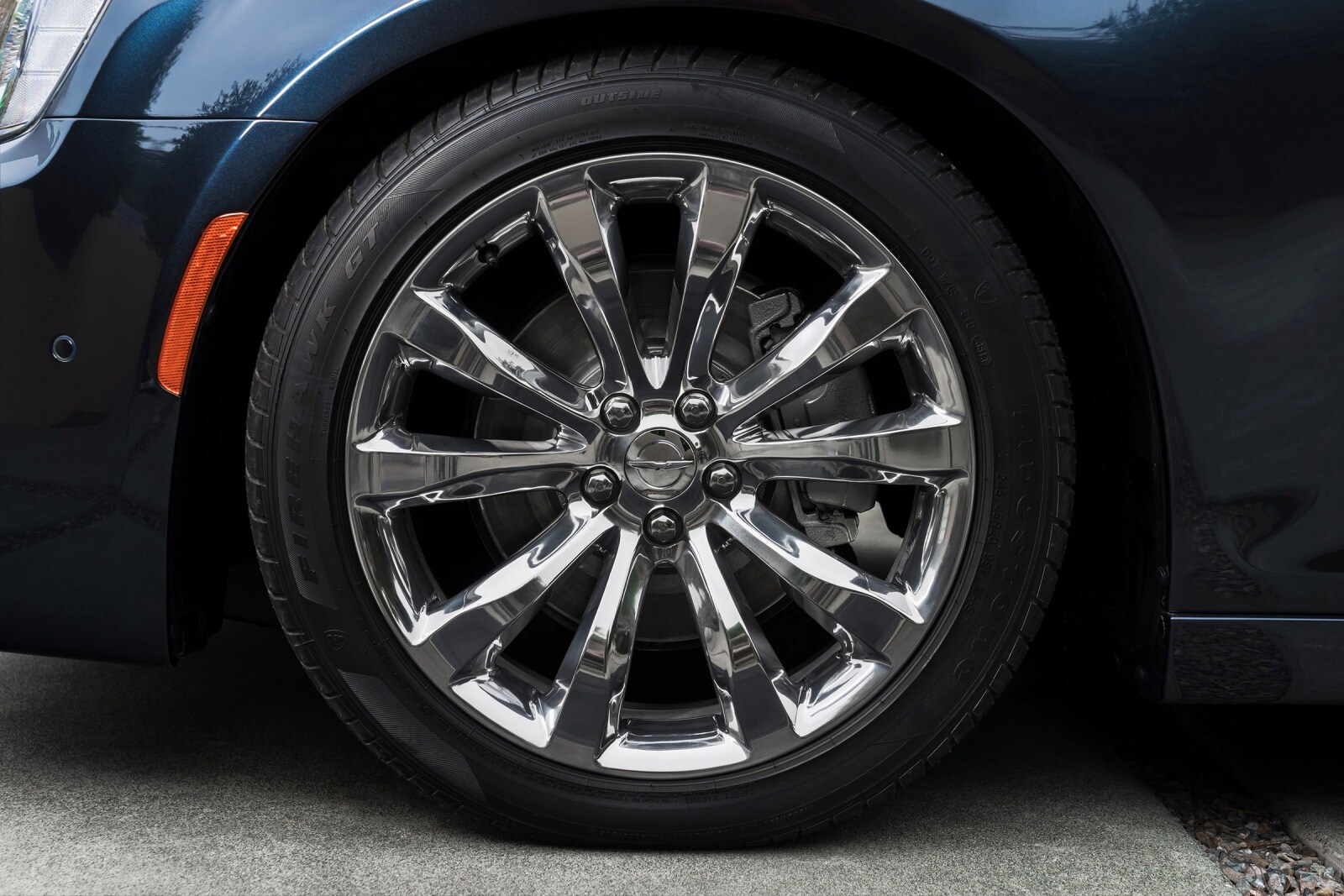 2016 Chrysler 300 exterior W