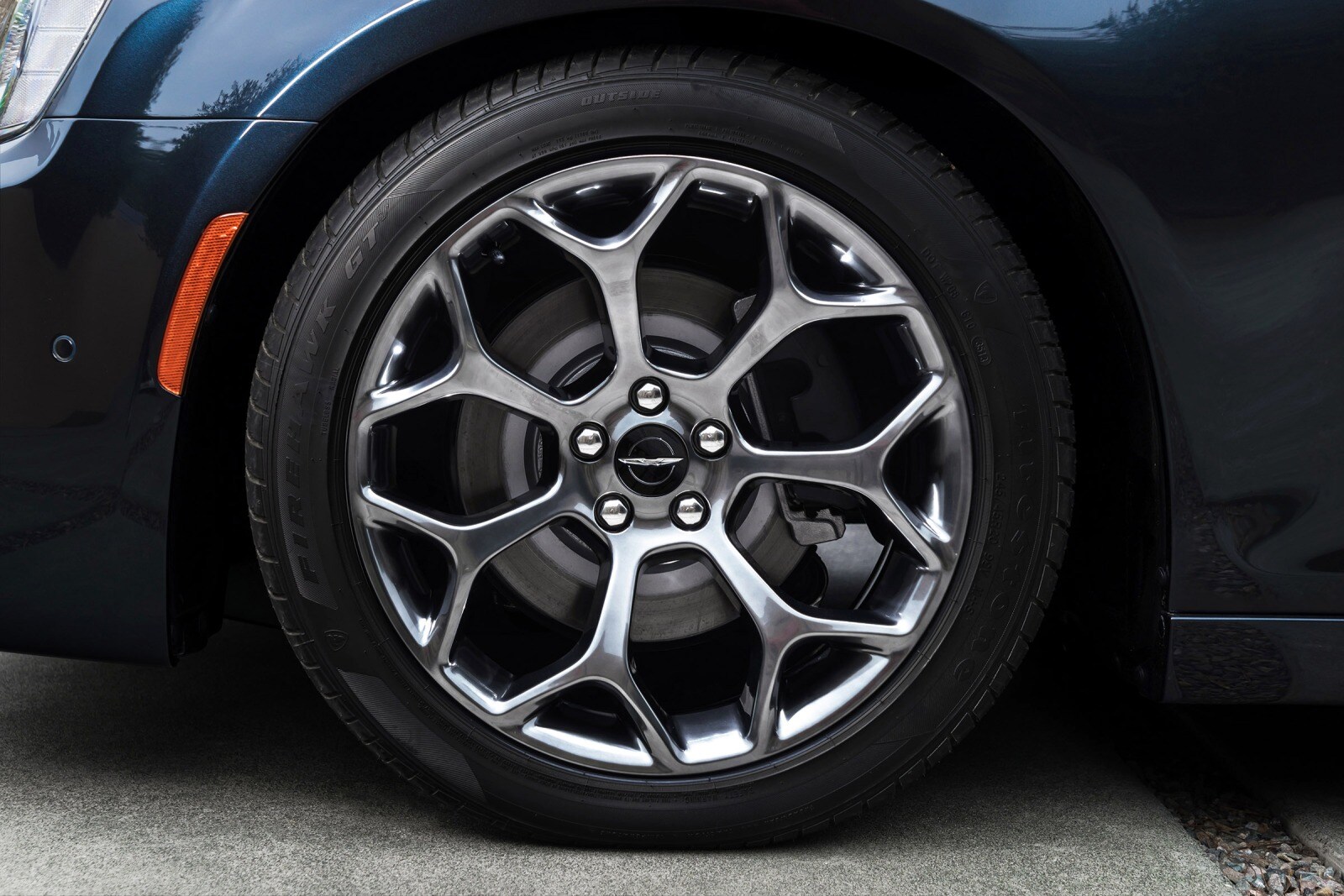 2017 Chrysler 300 exterior W